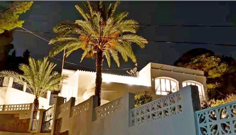 Chalet de 4 habitaciones en Altea en venta con piscina garaje - 645.000 € (Ref: 8215579)