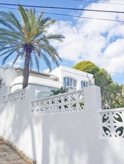 Chalet de 4 habitaciones en Altea en venta con piscina garaje - 645.000 € (Ref: 8215579)