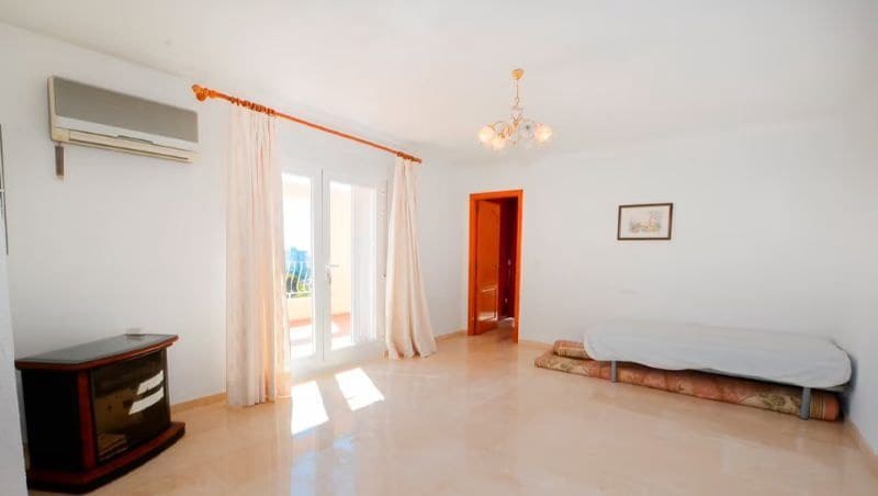 7 bedroom Villa for sale in Calpe / Calp with pool garage - € 890,000 (Ref: 8267592)