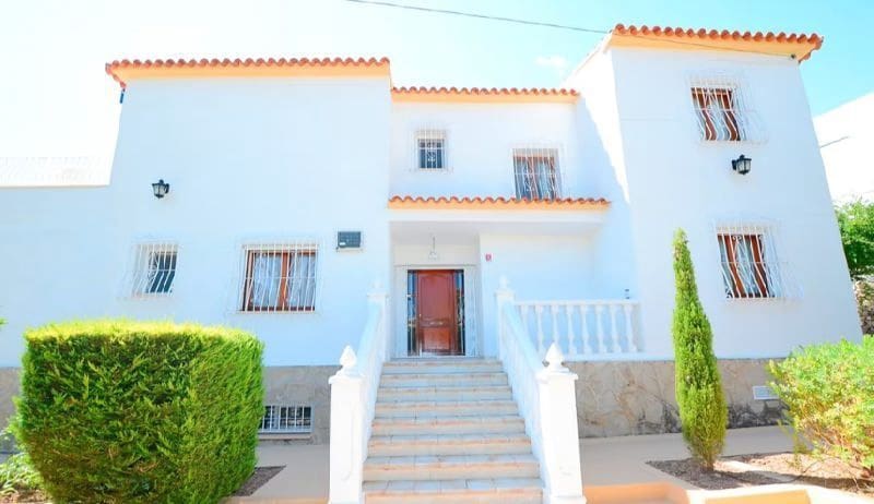 7 bedroom Villa for sale in Calpe / Calp with pool garage - € 890,000 (Ref: 8267592)