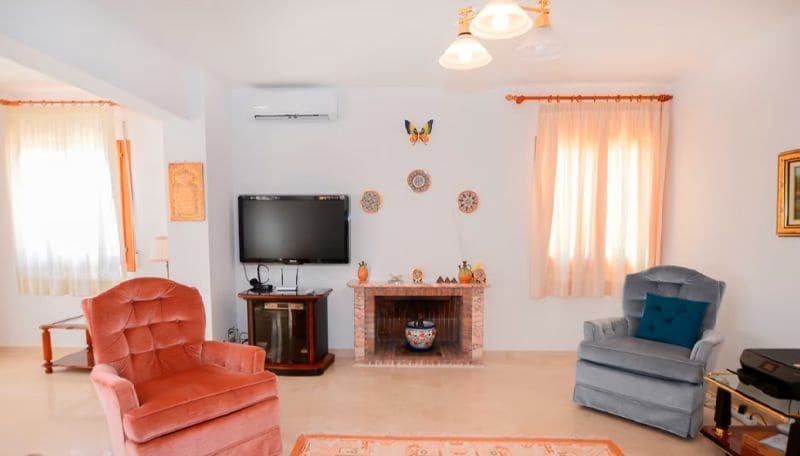 7 bedroom Villa for sale in Calpe / Calp with pool garage - € 890,000 (Ref: 8267592)