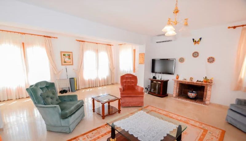 7 bedroom Villa for sale in Calpe / Calp with pool garage - € 890,000 (Ref: 8267592)