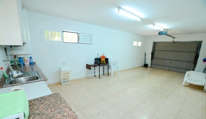 7 bedroom Villa for sale in Calpe / Calp with pool garage - € 890,000 (Ref: 8267592)