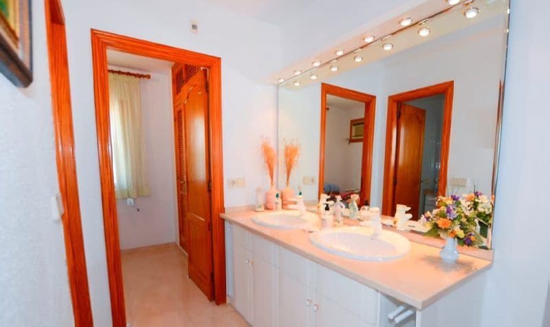 7 bedroom Villa for sale in Calpe / Calp with pool garage - € 890,000 (Ref: 8267592)