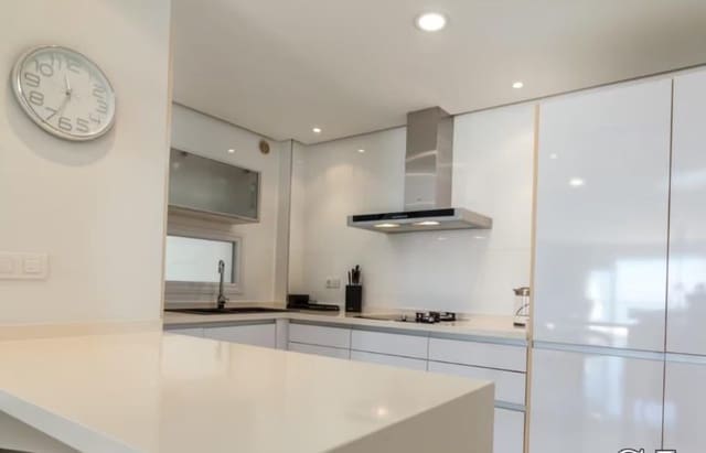 2 soveværelse Lejlighed til salg i Altea med swimmingpool garage - € 690.000 (Ref: 8322441)