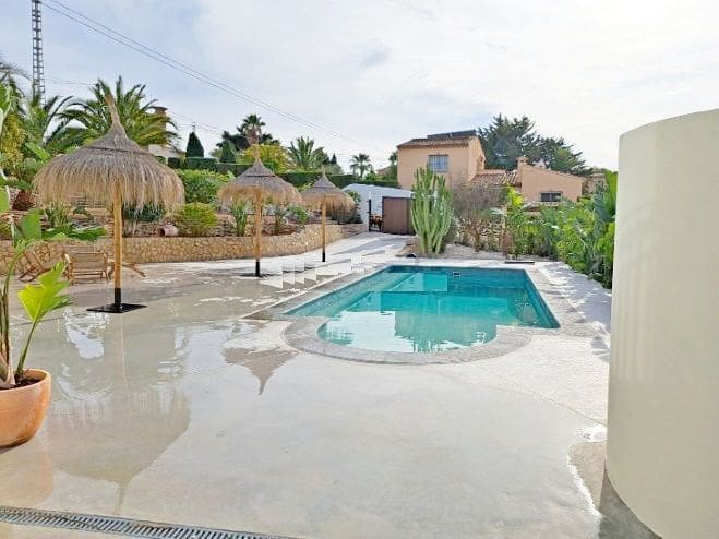 3 bedroom Villa for sale in Calpe / Calp with pool garage - € 799,000 (Ref: 8337523)