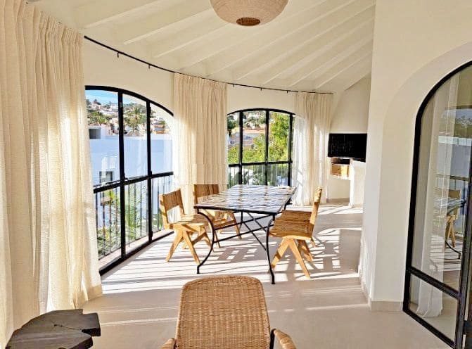 3 bedroom Villa for sale in Calpe / Calp with pool garage - € 799,000 (Ref: 8337523)