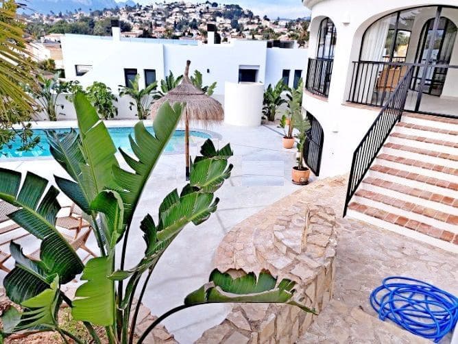 3 bedroom Villa for sale in Calpe / Calp with pool garage - € 799,000 (Ref: 8337523)