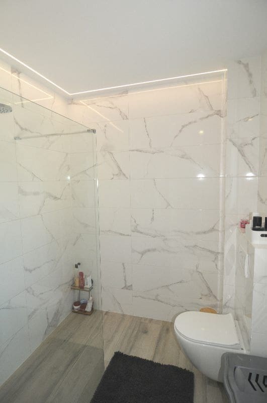 3 soverom Kjedet enebolig til salgs i Calpe / Calp med svømmebasseng garasje - € 480 000 (Ref: 8494768)