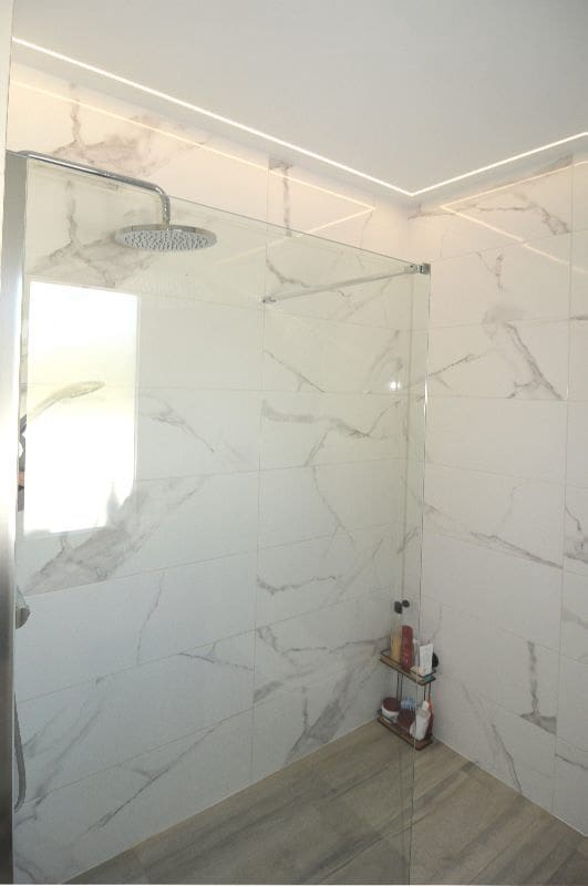 3 soverom Kjedet enebolig til salgs i Calpe / Calp med svømmebasseng garasje - € 480 000 (Ref: 8494768)