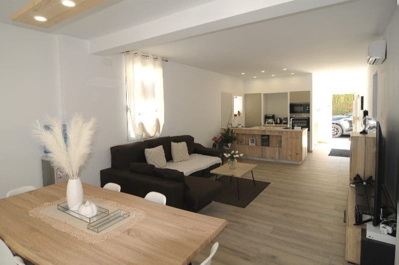 3 soverom Kjedet enebolig til salgs i Calpe / Calp med svømmebasseng garasje - € 480 000 (Ref: 8494768)