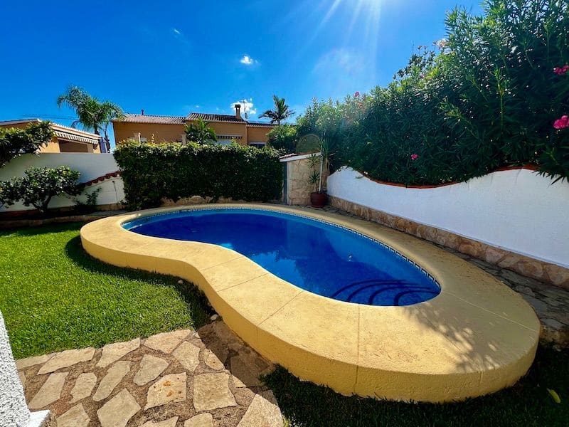 2 sovrum Villa till salu i Denia med pool garage - 650 000 € (Ref: 8508644)