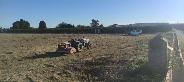 Undeveloped Land for sale in Oliva - € 350,000 (Ref: 8584047)