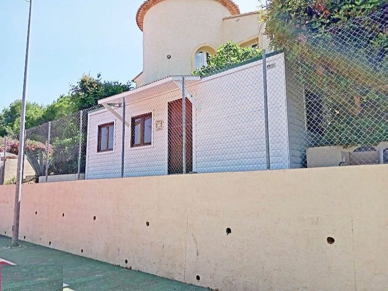 5 bedroom Villa for sale in Altea with pool garage - € 795,000 (Ref: 8599281)