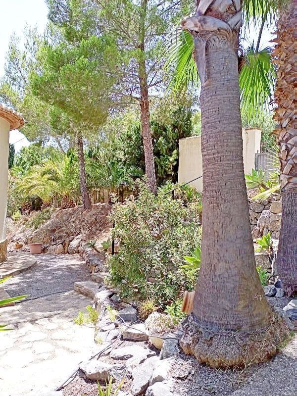 5 bedroom Villa for sale in Altea with pool garage - € 795,000 (Ref: 8599281)