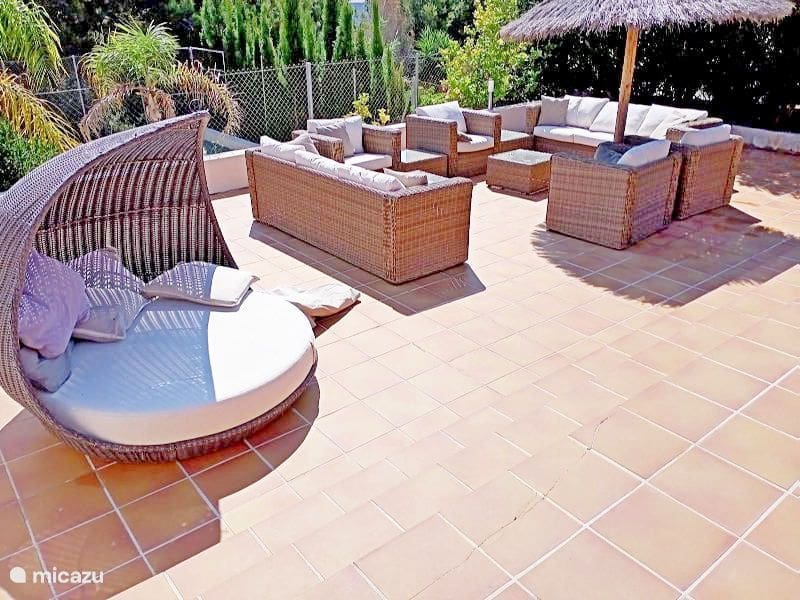 5 bedroom Villa for sale in Altea with pool garage - € 795,000 (Ref: 8599281)