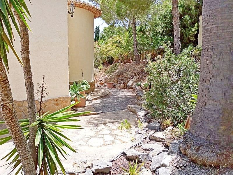 5 bedroom Villa for sale in Altea with pool garage - € 795,000 (Ref: 8599281)