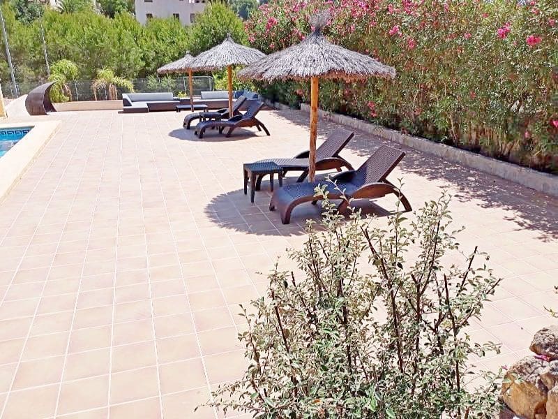 5 bedroom Villa for sale in Altea with pool garage - € 795,000 (Ref: 8599281)