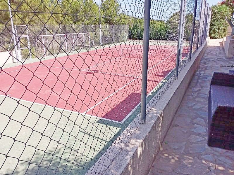 5 bedroom Villa for sale in Altea with pool garage - € 795,000 (Ref: 8599281)