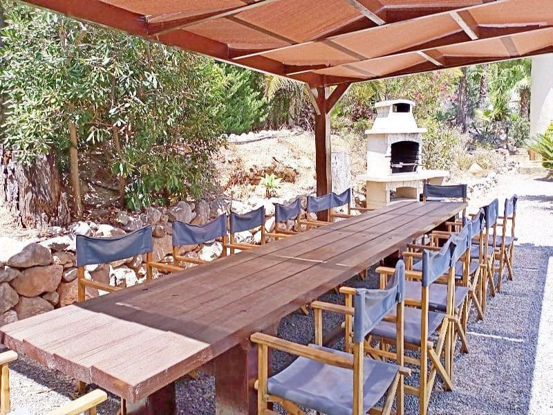 5 bedroom Villa for sale in Altea with pool garage - € 795,000 (Ref: 8599281)