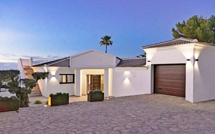 4 bedroom Villa for sale in Denia with pool garage - € 1,300,000 (Ref: 8599283)