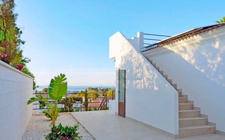 4 bedroom Villa for sale in Denia with pool garage - € 1,300,000 (Ref: 8599283)