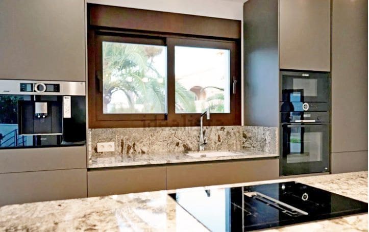 4 bedroom Villa for sale in Denia with pool garage - € 1,300,000 (Ref: 8599283)