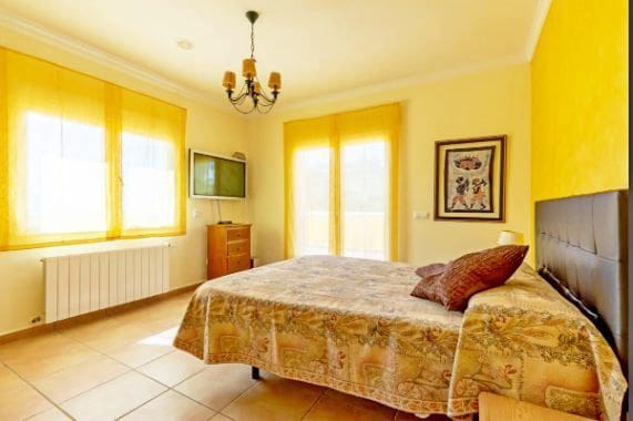 3 quarto Moradia para venda em Denia com piscina garagem - 680 000 € (Ref: 8622616)