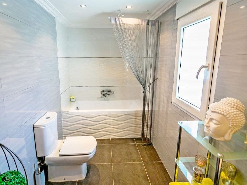 5 soveværelse Villa til salg i Ambolo med swimmingpool garage - € 750.000 (Ref: 8683890)