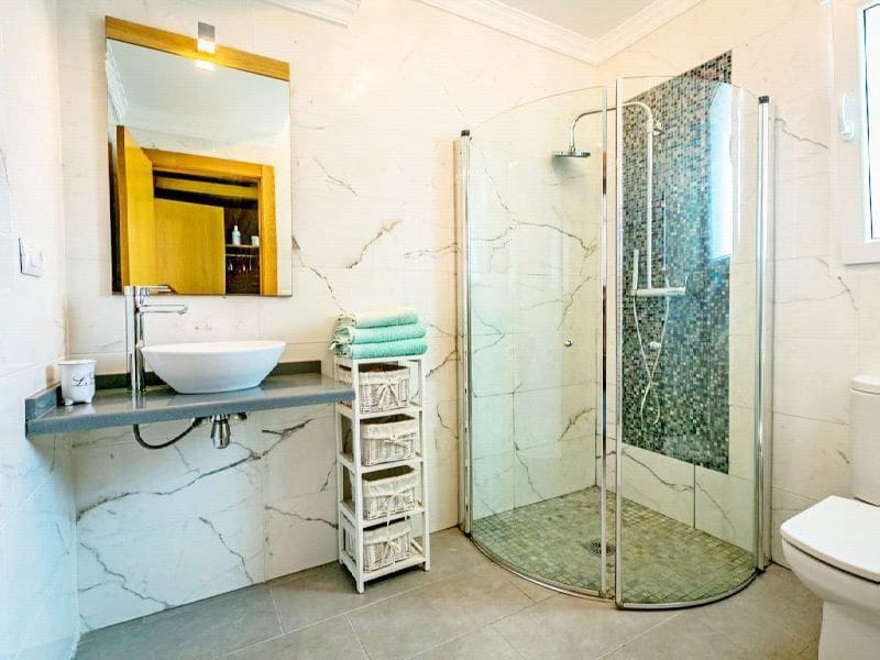 5 soveværelse Villa til salg i Ambolo med swimmingpool garage - € 750.000 (Ref: 8683890)