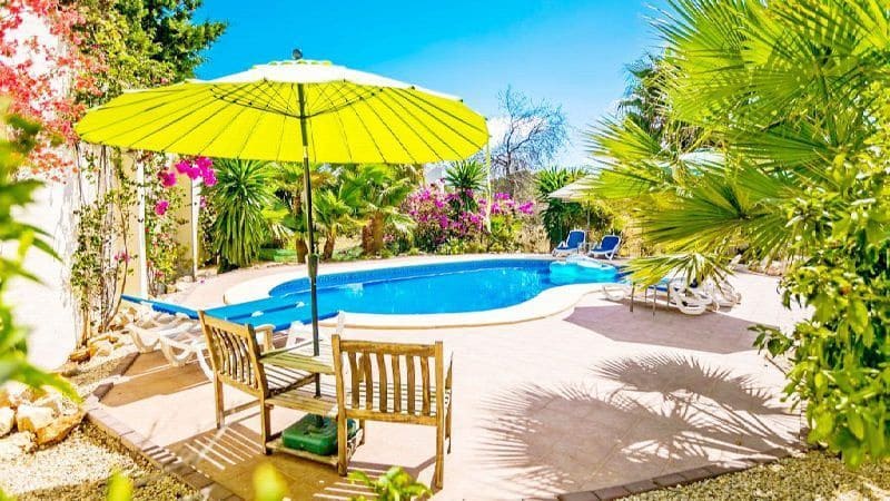 5 soveværelse Villa til salg i Ambolo med swimmingpool garage - € 750.000 (Ref: 8683890)