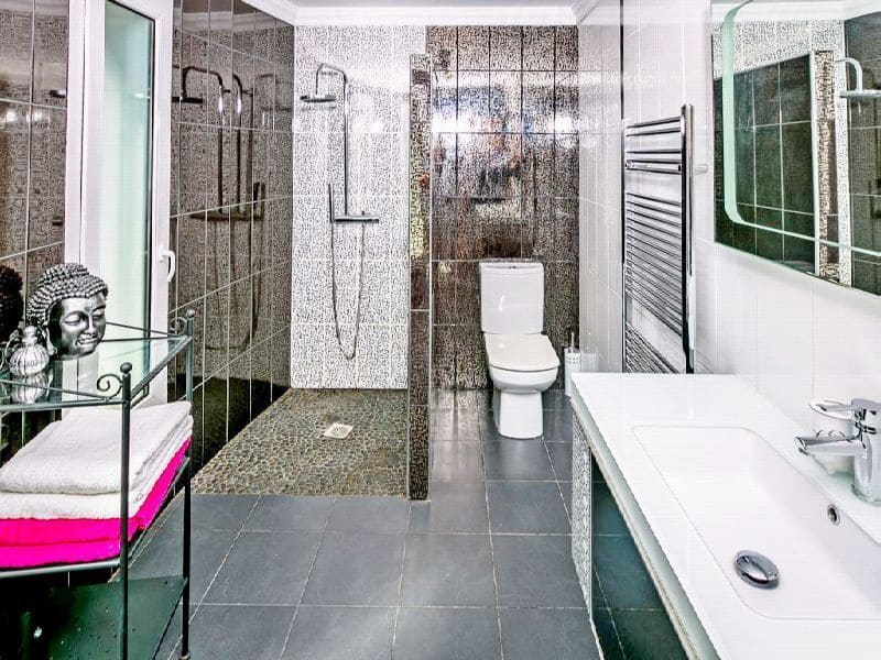 5 soveværelse Villa til salg i Ambolo med swimmingpool garage - € 750.000 (Ref: 8683890)