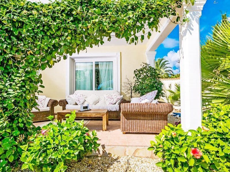 5 soveværelse Villa til salg i Ambolo med swimmingpool garage - € 750.000 (Ref: 8683890)