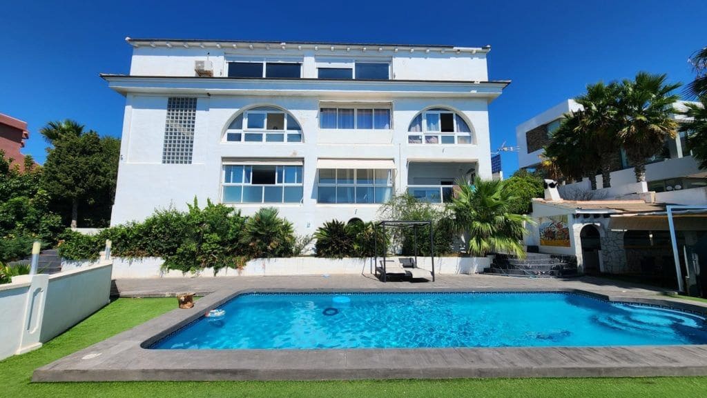 9 sypialnia Willa na sprzedaż w Benidorm z basenem garażem - 2 500 000 € (Ref: 8699476)