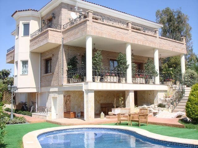5 bedroom Villa for sale in Ciudad Quesada with pool garage - € 690,000 (Ref: 8770024)