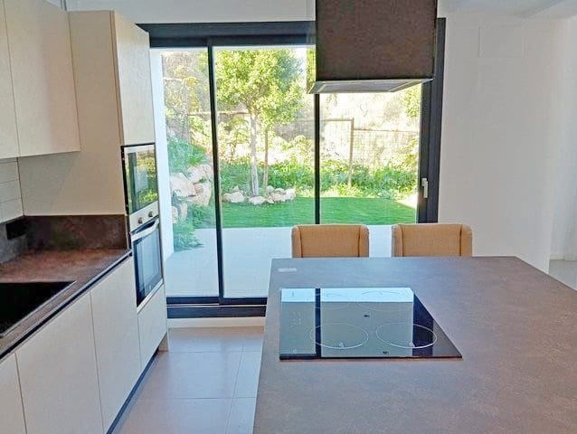 3 soveværelse Villa til salg i Javea / Xabia med swimmingpool garage - € 1.095.000 (Ref: 8817062)