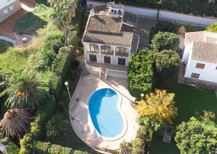 3 sypialnia Willa na sprzedaż w Adsubia z basenem garażem - 750 000 € (Ref: 8838175)