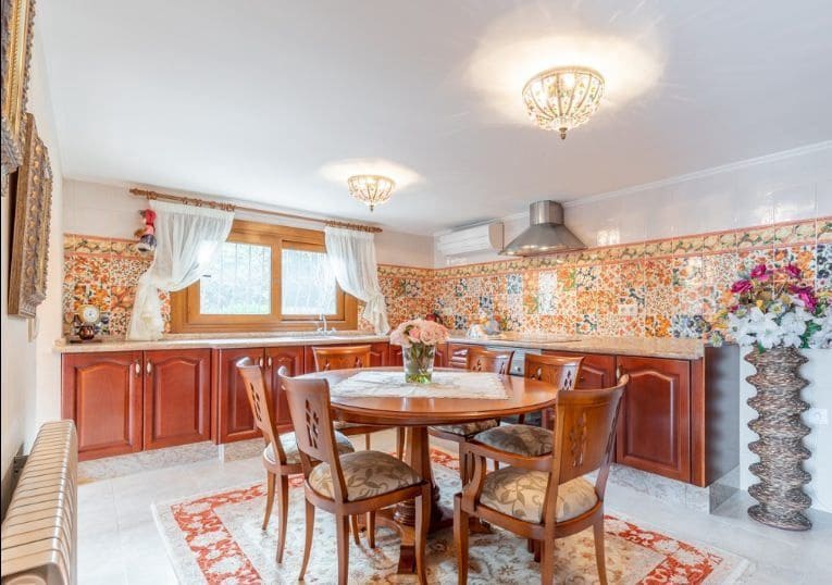 3 sypialnia Willa na sprzedaż w Adsubia z basenem garażem - 750 000 € (Ref: 8838175)