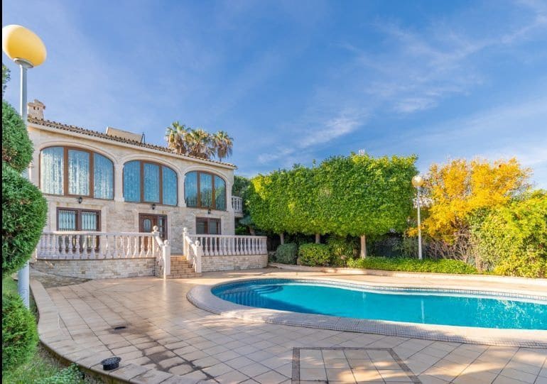 3 sypialnia Willa na sprzedaż w Adsubia z basenem garażem - 750 000 € (Ref: 8838175)