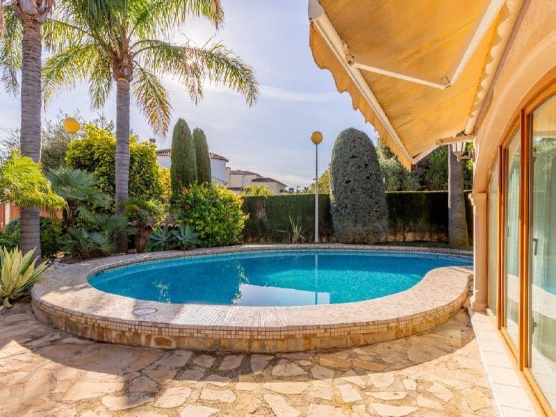 3 soveværelse Villa til salg i Adsubia med swimmingpool garage - € 800.000 (Ref: 8838176)