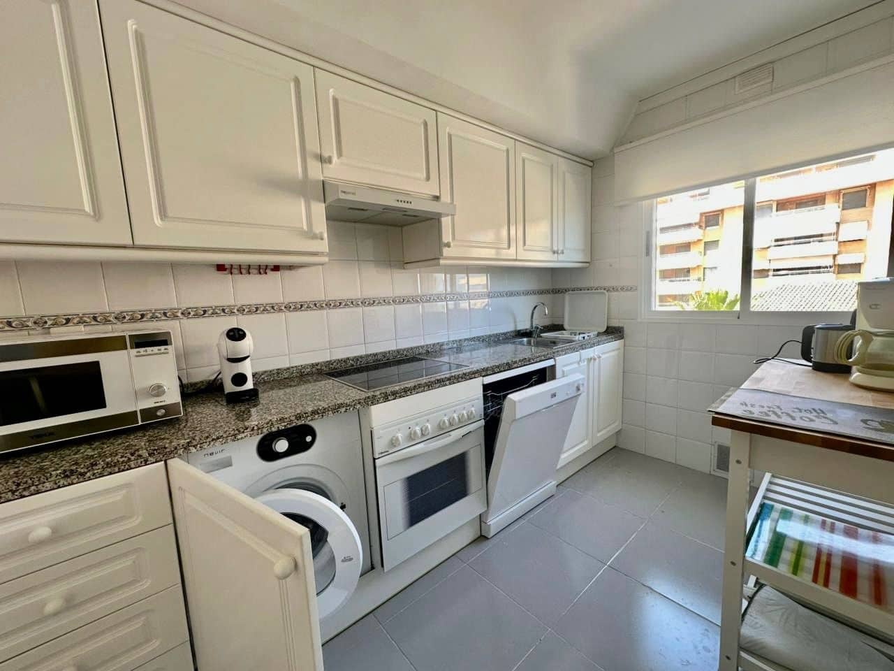 2 slaapkamer Appartement te huur in Denia met zwembad garage - € 1.400 (Ref: 8866832)