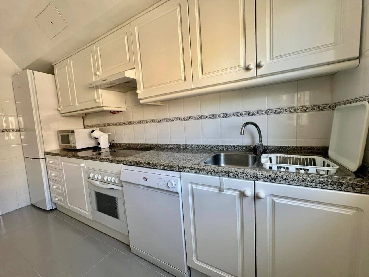 2 slaapkamer Appartement te huur in Denia met zwembad garage - € 1.400 (Ref: 8866832)