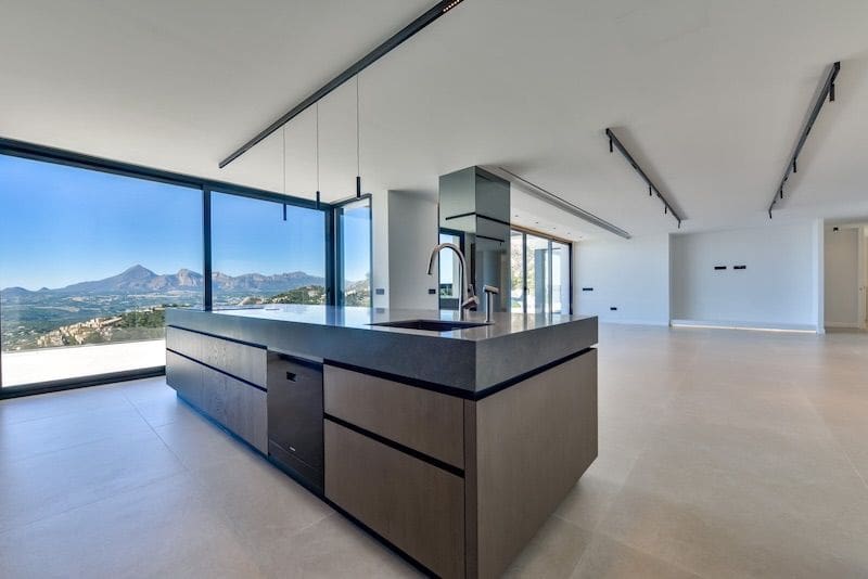 5 bedroom Villa for sale in Altea with pool garage - € 2,690,000 (Ref: 8866833)