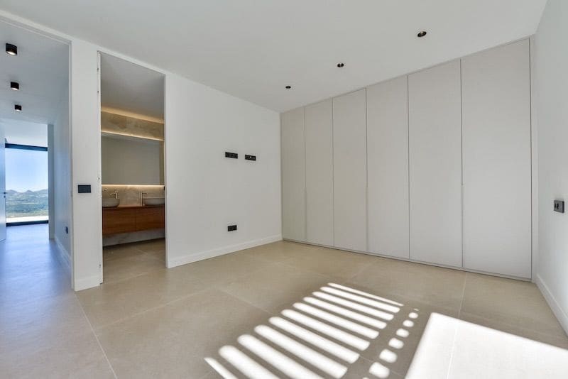 5 bedroom Villa for sale in Altea with pool garage - € 2,690,000 (Ref: 8866833)