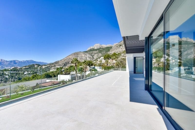 5 bedroom Villa for sale in Altea with pool garage - € 2,690,000 (Ref: 8866833)
