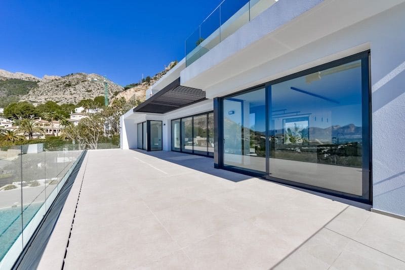 5 bedroom Villa for sale in Altea with pool garage - € 2,690,000 (Ref: 8866833)