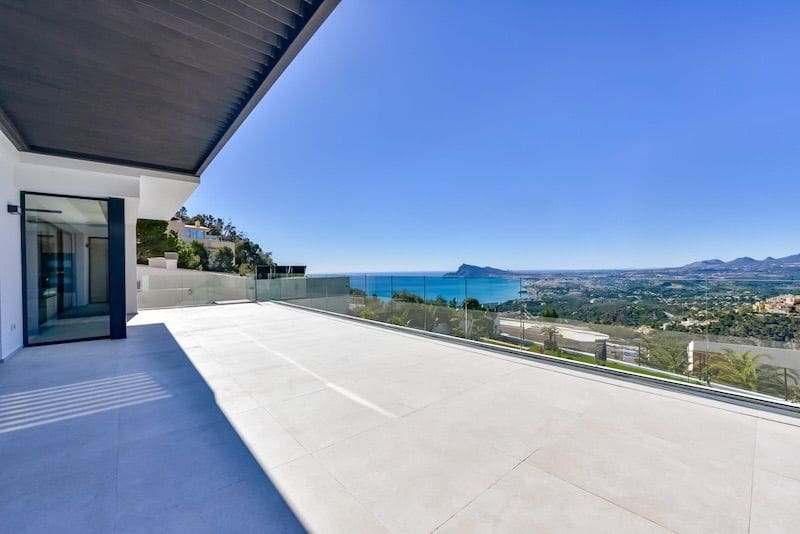 5 bedroom Villa for sale in Altea with pool garage - € 2,690,000 (Ref: 8866833)