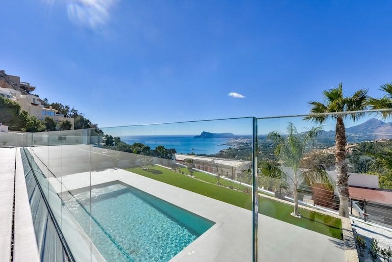 5 bedroom Villa for sale in Altea with pool garage - € 2,690,000 (Ref: 8866833)