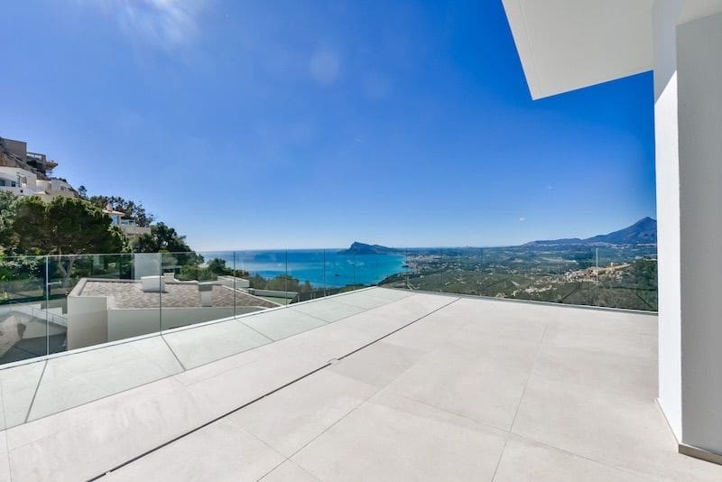 5 bedroom Villa for sale in Altea with pool garage - € 2,690,000 (Ref: 8866833)