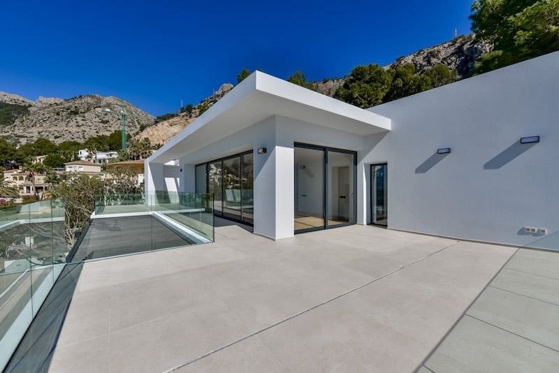 5 bedroom Villa for sale in Altea with pool garage - € 2,690,000 (Ref: 8866833)